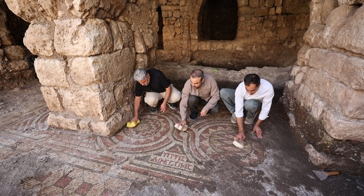 Mardin’de 1500 Yıllık Tarih Gün Yüzüne Çıktı: Değirmen Altından Mozaik Çıktı