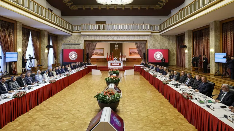 “Terörsüz Türkiye” Komisyonu Diyarbakır’da çalışmalarını sürdürüyor